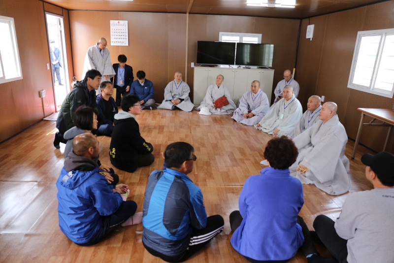 2017.04.07_목포신항 세월호 미수습자 가족 만남 (1)